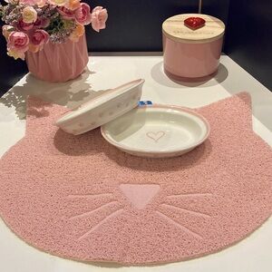Pretty Pink Cat Shaped Mat and Ceramic Heart/Paws 🐾 Bowls Set of 2- NWT